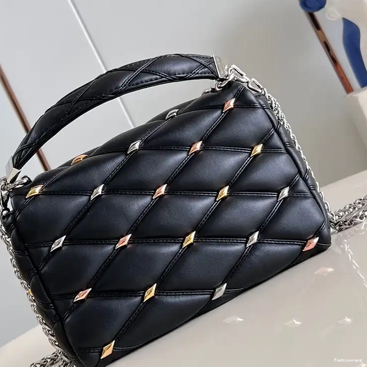 Fashionrepsfam ru Bags 2405YA0008 LV 0819
